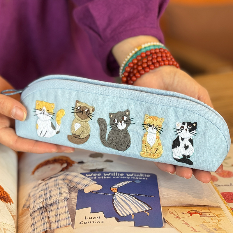 Bolsa de bolígrafo de estudiantes bordado de viento chino Lu bordado a mano flores y hierbas caja de papelería creativa regalo de apertura de la escuela caja de bolígrafo de arte