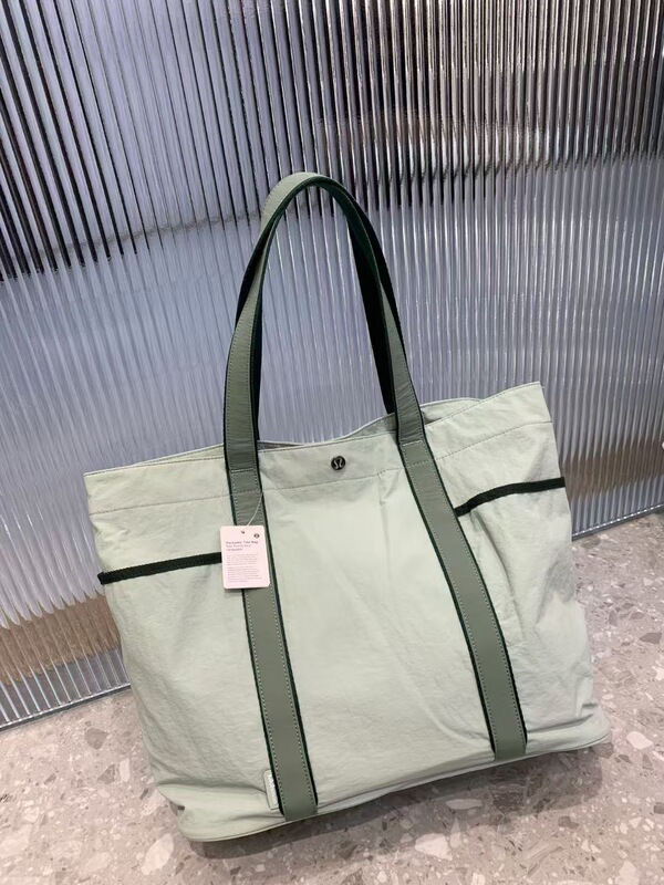 lululemon新款Daily多口袋防水帆布包20L大容量瑜伽托特包手提包|undefined