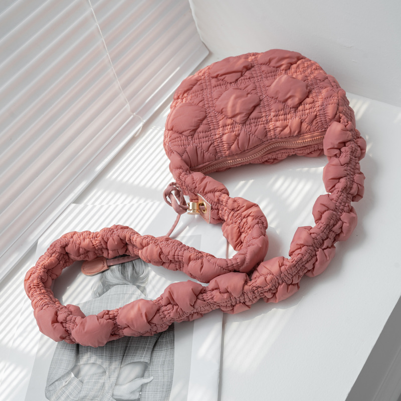 Bolsas Nueva Nube plisada bolsa de burbuja de nicho casual estilo Coreano abajo Chaqueta de algodón bolsa de hombro crossbody bolsa dumpling