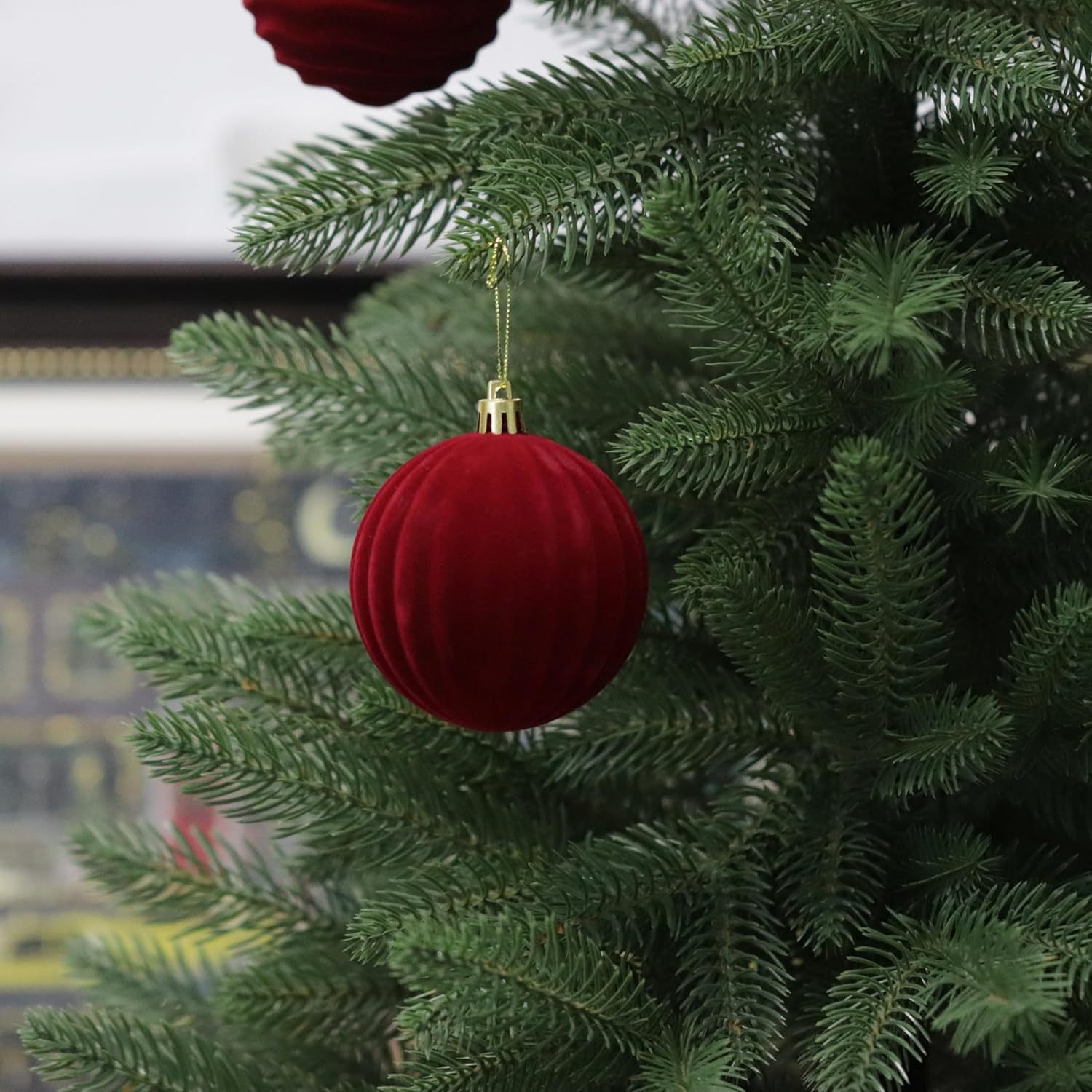 Conjunto de enfeites de Natal aveludados – 12 peças de decoração de pelúcia nas cores vinho, verde militar e café (6 cm e 8 cm) para decoração natalina._voghion.com