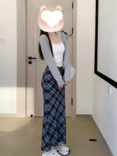 Plus-size women's grid half-body skirt  new slimming fish-tail long dress with high waist and bubble buttock