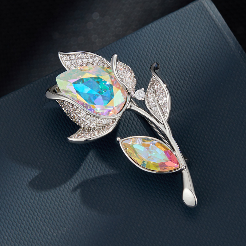 永恒优雅郁金香胸针闪耀精致水晶花朵别针时尚高级感百搭衣饰胸花