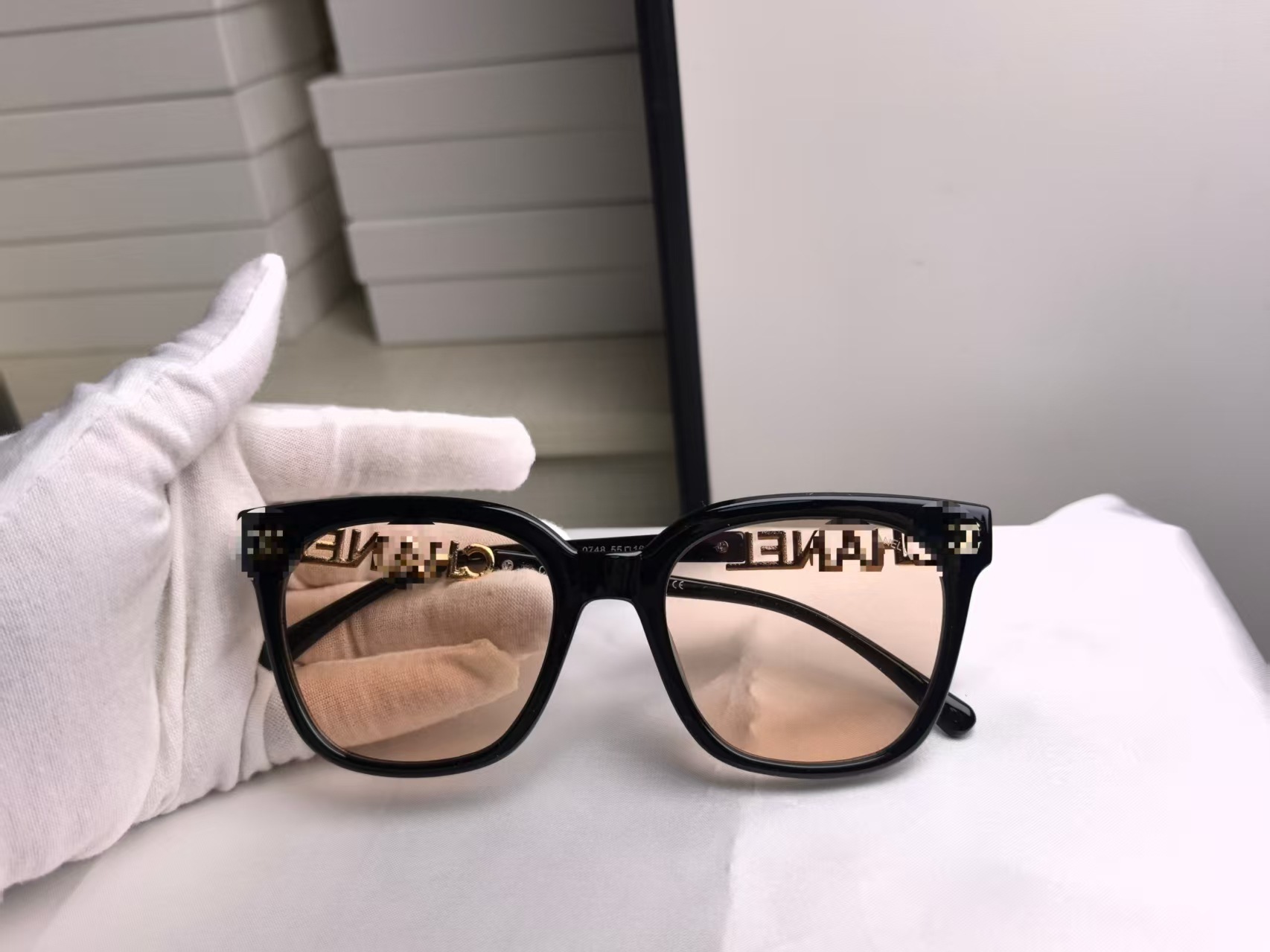 Black glasses