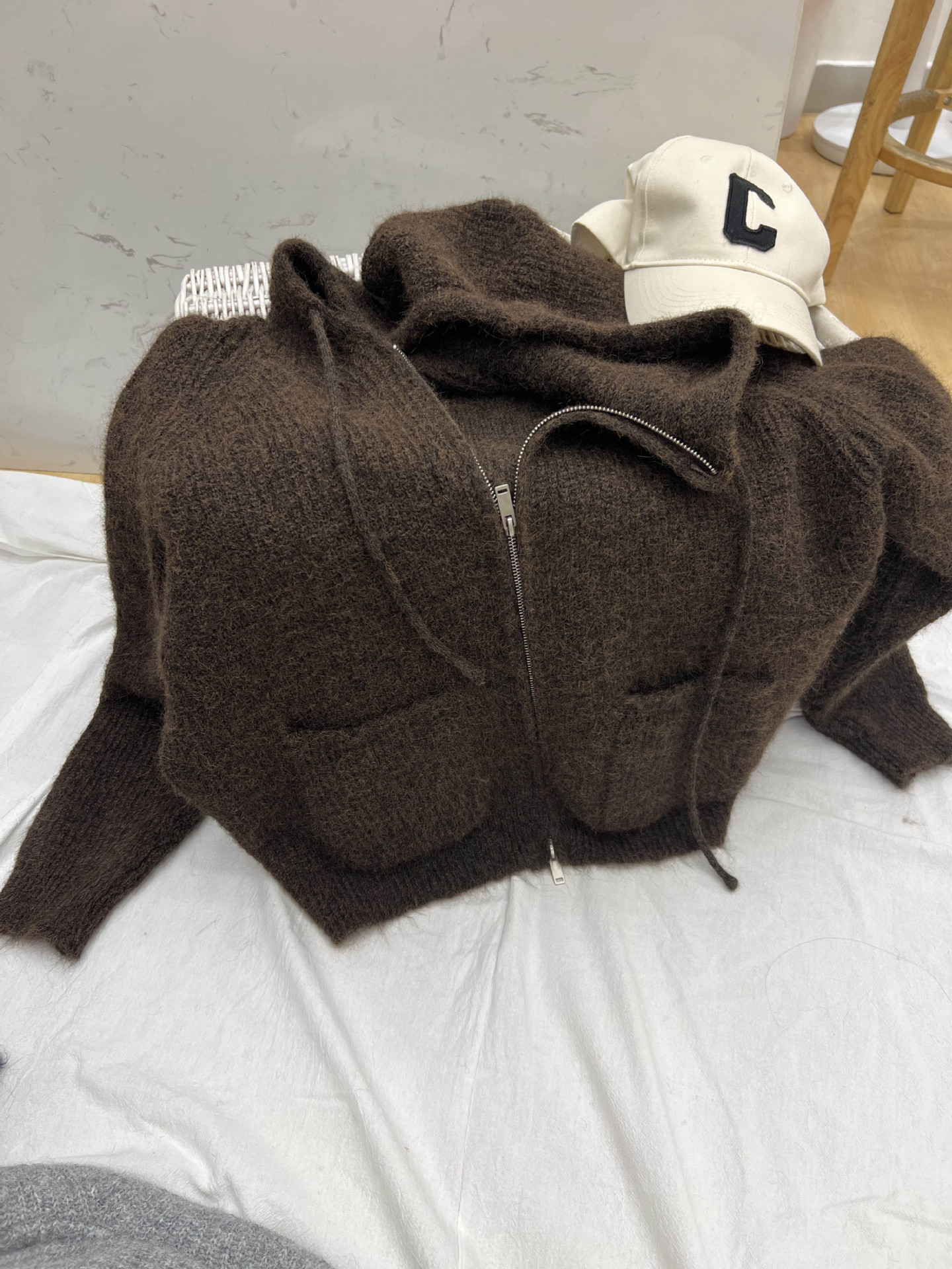 24 invierno Puyuan otoño y invierno nuevo estilo femenino coreano suelto de moda simple cardigan de lana universal