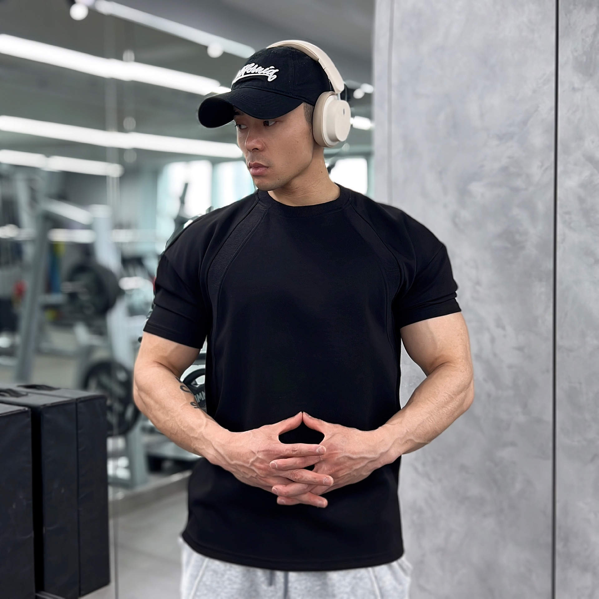 High quality Autumn men long sleeved T-shirt Fashion sport Round Collar fitness running mesh Breathability Training t-shirt men