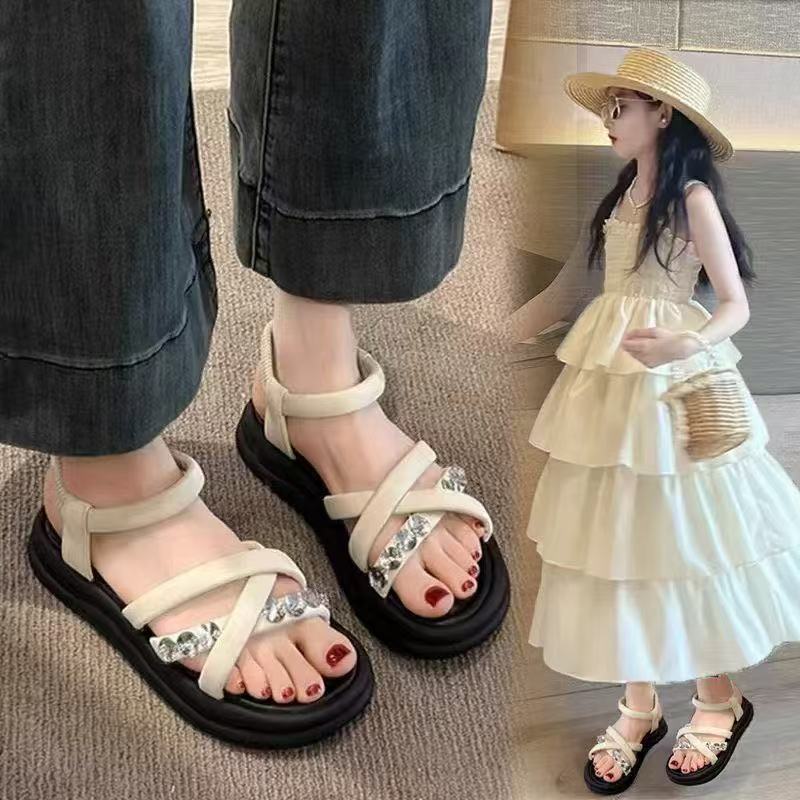 Summer fashionable sandals