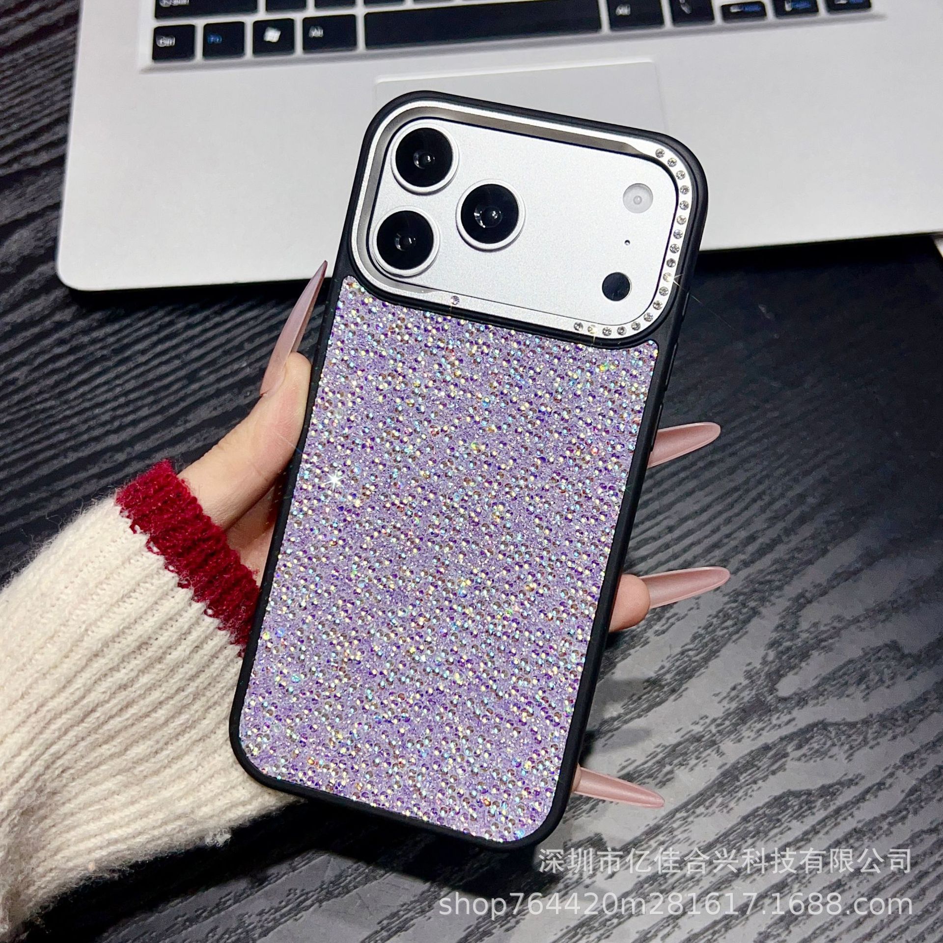 Aplicable para iphone17PROMAX lente de gran agujero puntual perforador de teléfono móvil de manzana 16 / 15P funda de perla