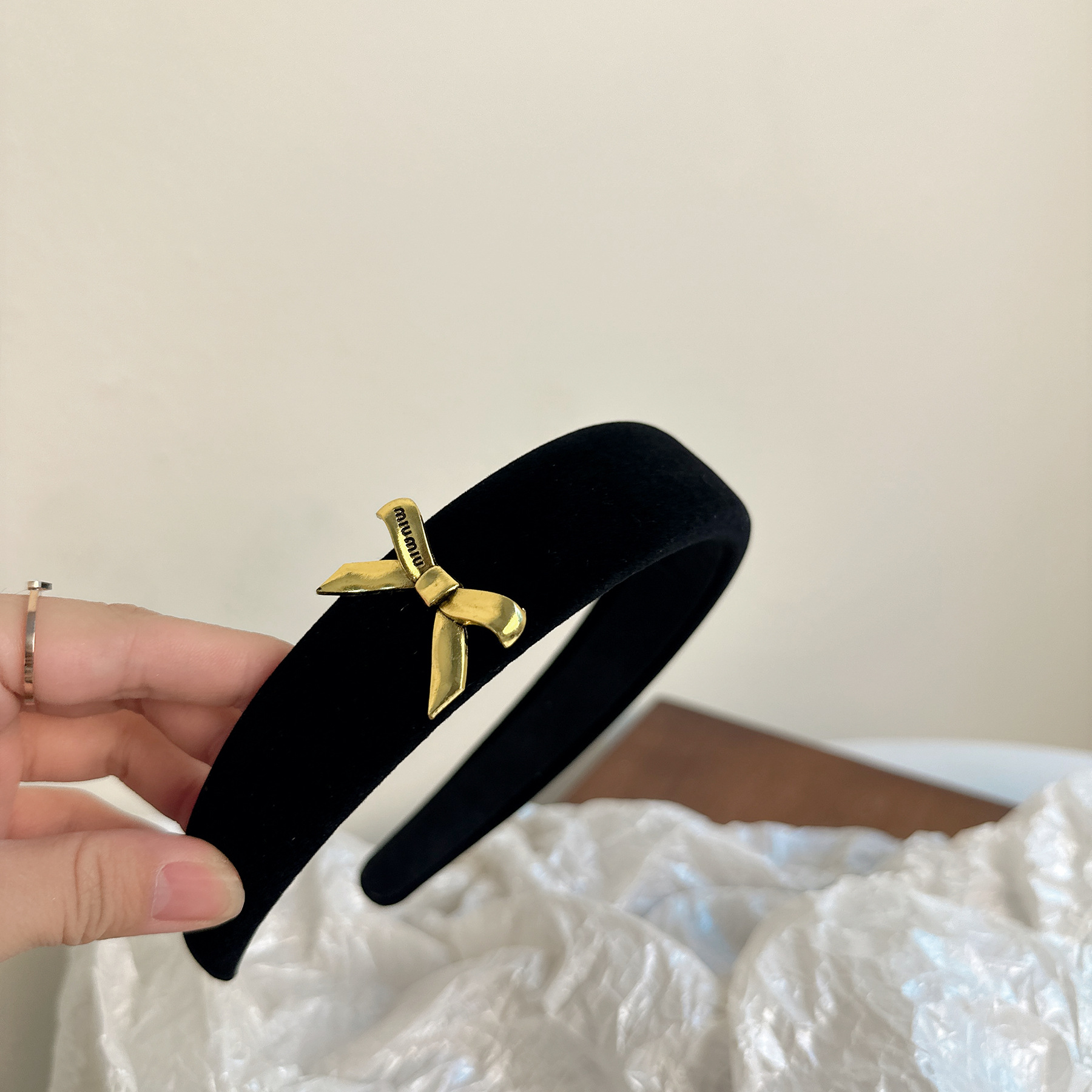 Chanel estilo retro simple flor negro diadema de viaje accesorios para el cabello de la diadema de moda elegante para mujer del todo fósforo de las mujeres