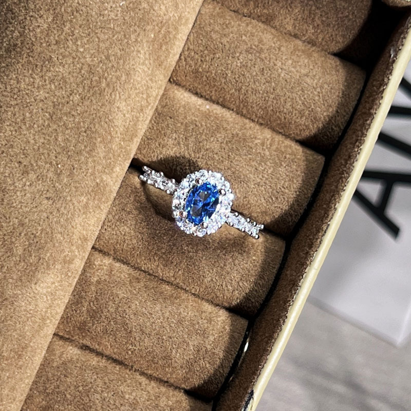 ライトラグジュアリーニッチレトロサファイアジルコンオープンリングレディースコールドスタイルパーソナライズハイエンドシンプルファッション人差し指リング