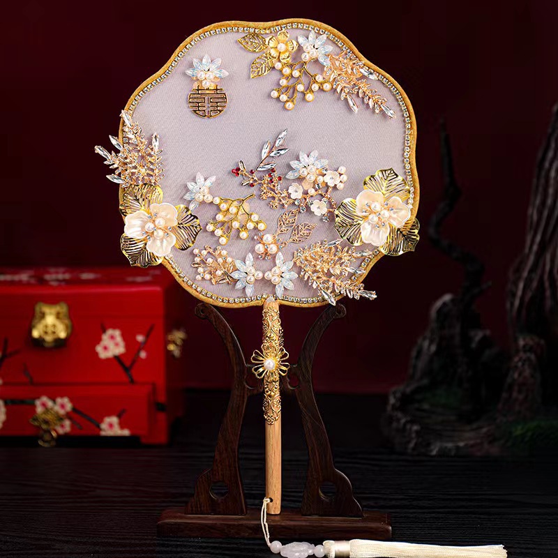An ancient style round fan for the bride Xiuhe knot wedding Chinese Xiuhe dress fan Chinese style DIY