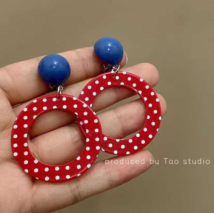 P94 earrings