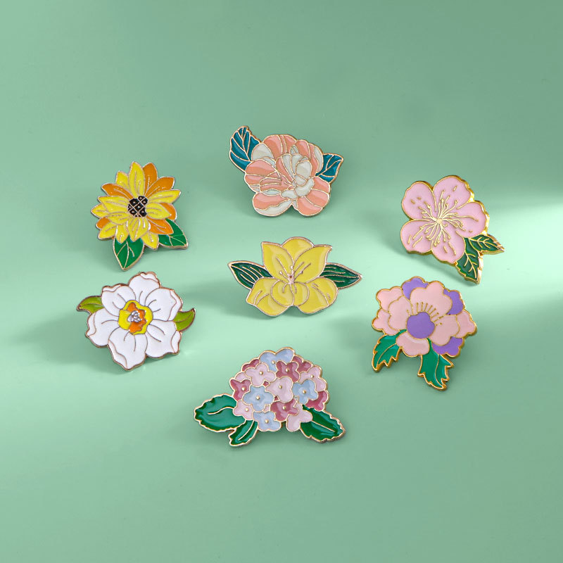 Broche Printemps 2025 Fleur de Pêcher Lys Tournesol Jonquille Gardénia Hortensia Décoration de Vêtements Pivoine_voghion.com