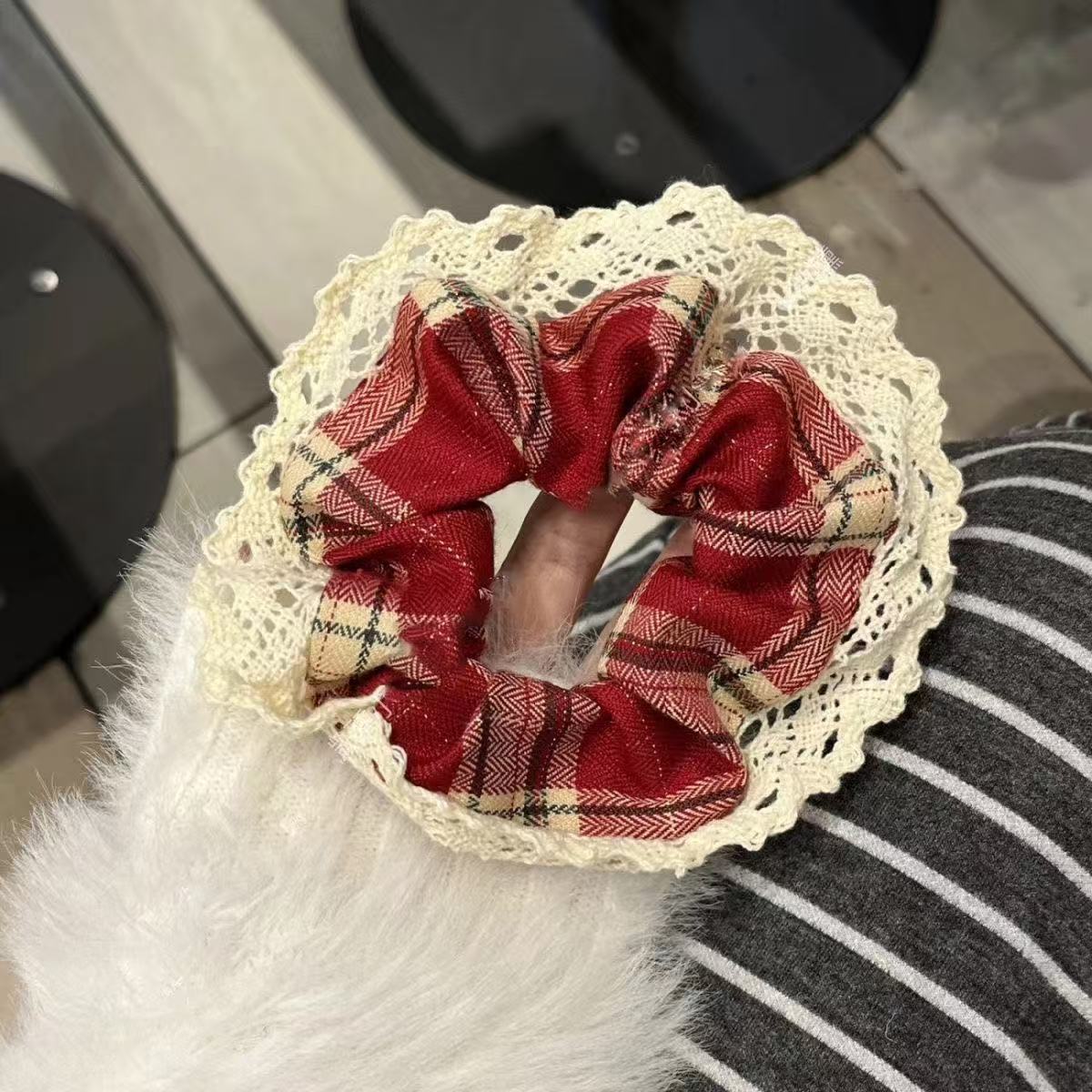 AL Hair Ring #55 - Gran borde de arroz rojo a cuadrícula
