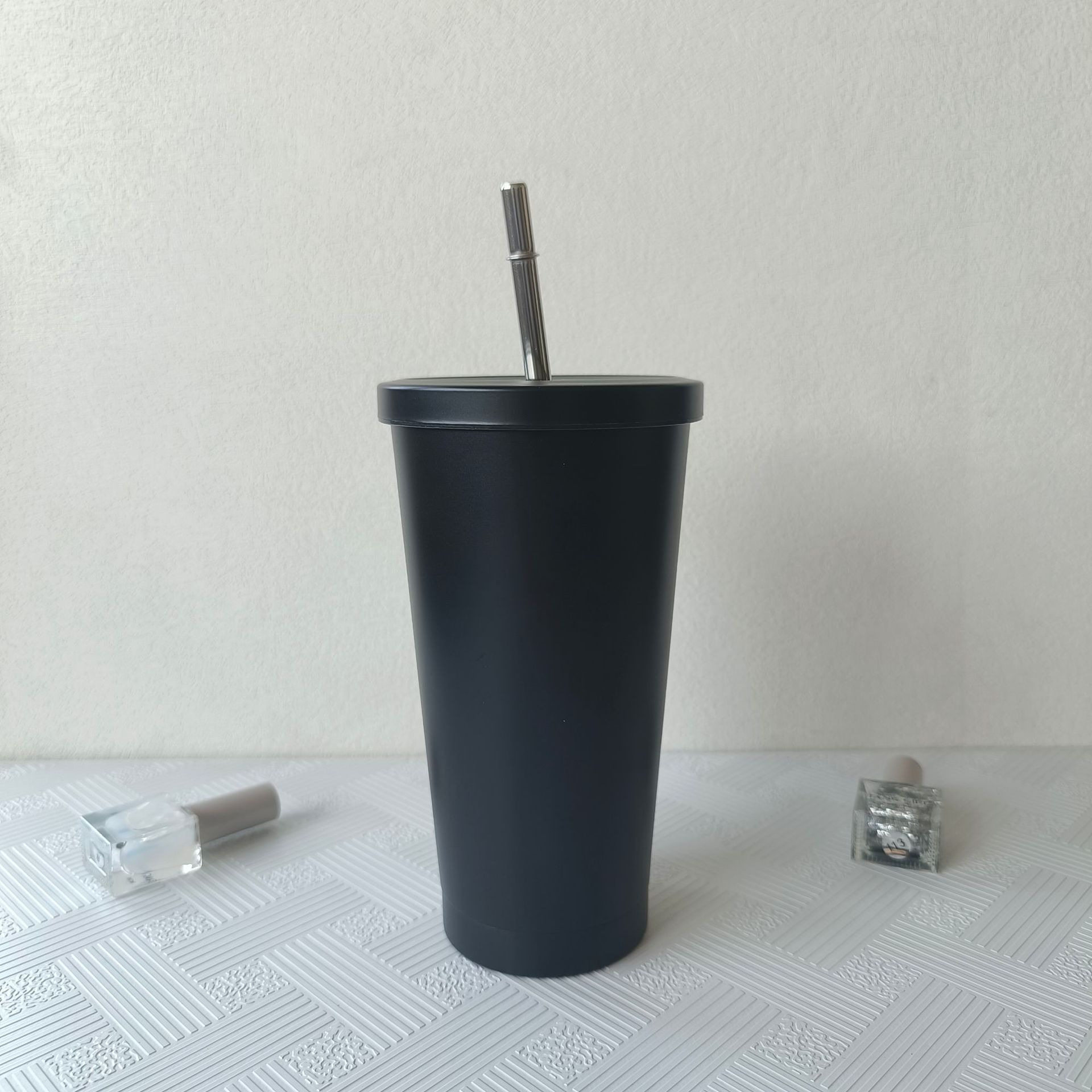 Transfronterizo 304 taza de café de paja de acero inoxidable simple taza de vacío al aire libre taza de aislamiento de hielo al por mayor puede fijar