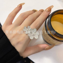 V������ ���~�ݽ�ָ�M��ֹ��Ƕ�W�����A�߼�Ů��ָ�h�S��ֱ�N