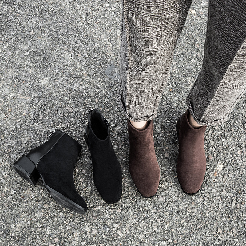 2023 Winter New Korean Retro Versatile Thick Heel Plush Short Boots_voghion.com