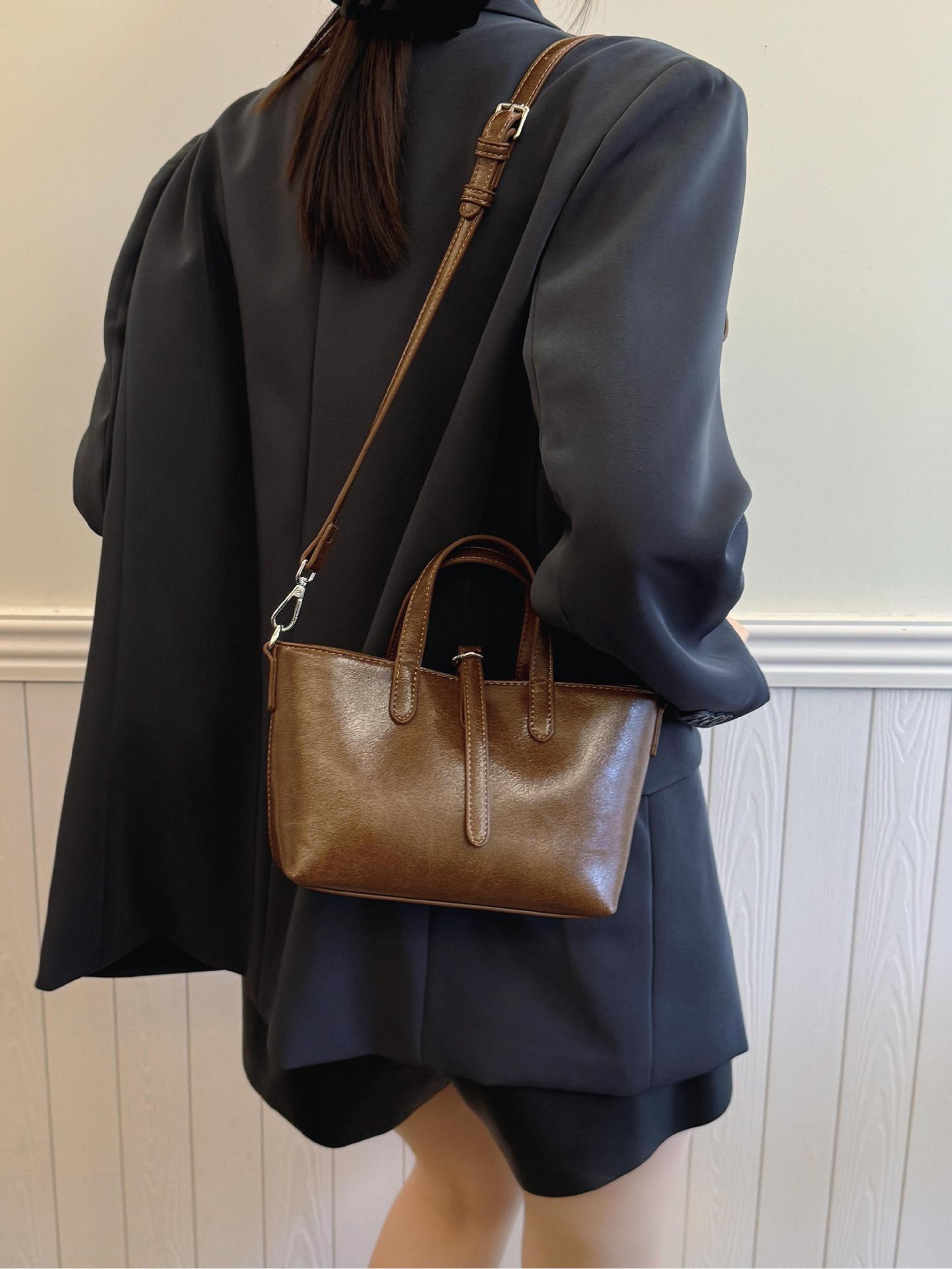 Transfronterizo retro alta sensación bolso de mano mujer 2025 nuevo ocio simple bolso cuadrado textura versátil mochila