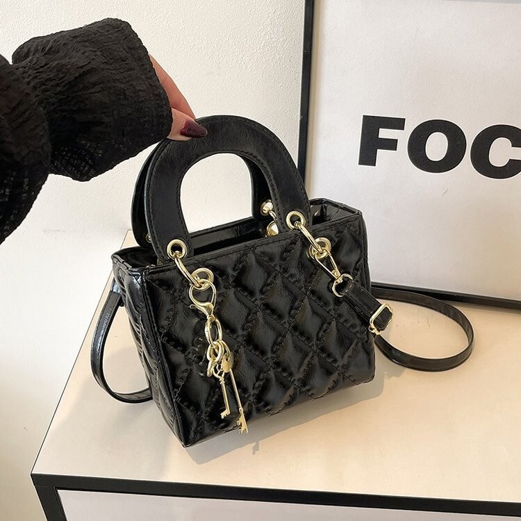 Cross-Border New Fashion Versatile Daily Practical Commuting Handbag Solid Color Simple Shoulder Crossbody Bag Women's Bag