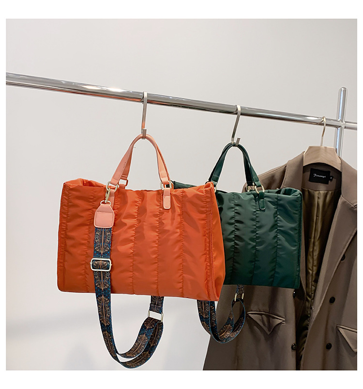Medium Size Women's Medium Nylon Solid Color Streetwear Zipper Tote Bag