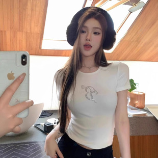 �C���ʹ������T��Ů�����Ըж̿�С�����������