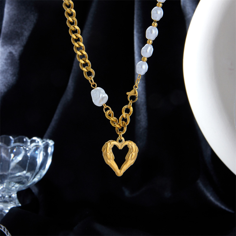 Fashion Simple Hollow Heart-Shaped Titanium Steel Pearl Necklace_colorza_4
