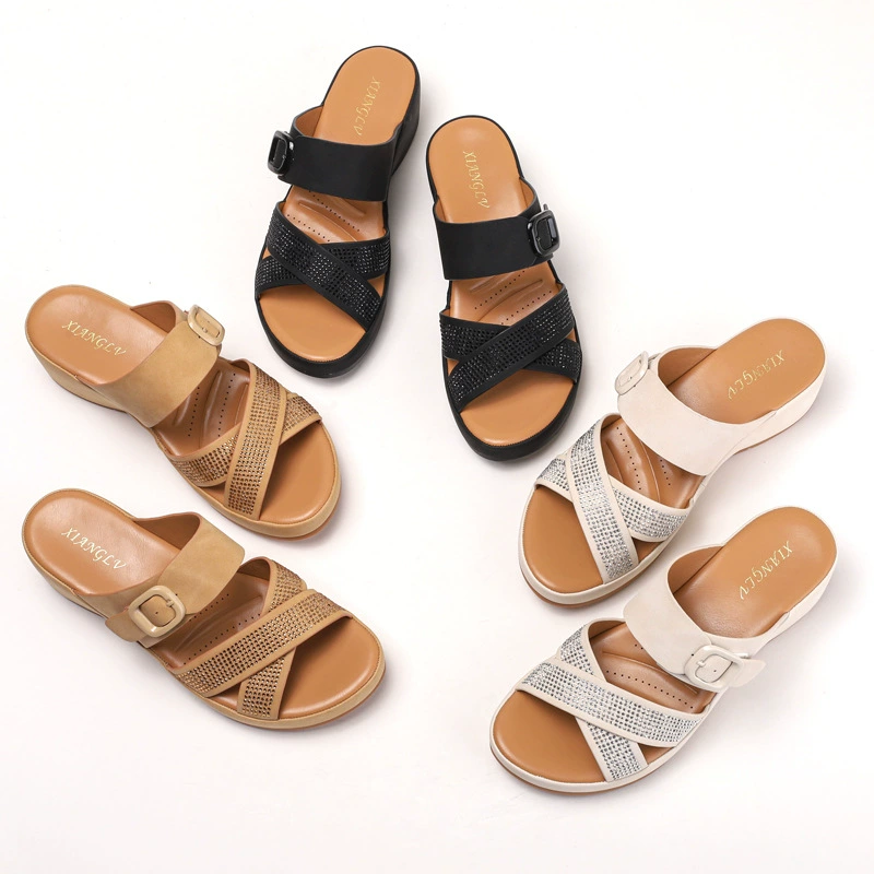 Slippers platform, non-slip footwear, fashionable slide for leisure, boho style, for import, soft sole