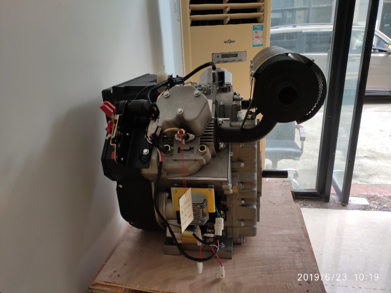 Air-cooled twin-cylinder diesel engine 2V92FD 16kw24 horsepower boat hanger harvesting hydraulic pump engineering machine