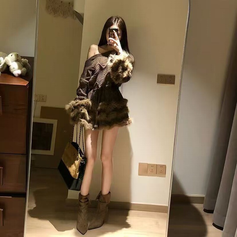 French-style elegant dress for women, sporty outdoor knitwear with fluffy hem, popular in autumn 2025 French-style elegant dress for women, sporty outdoor knitwear with fluffy hem, popular in autumn 2025