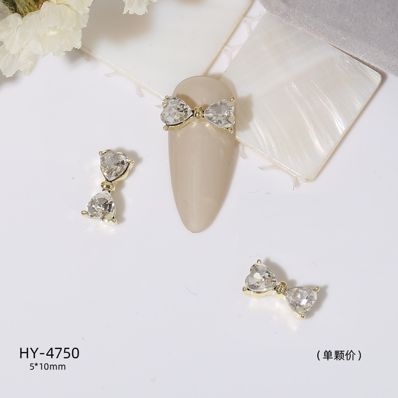 Nueva Luz de lujo joyería de uñas ins estilo flash diamante amor en forma de corazón imitación de circón de uñas de aleación de uñas decoración de la joyería DIY