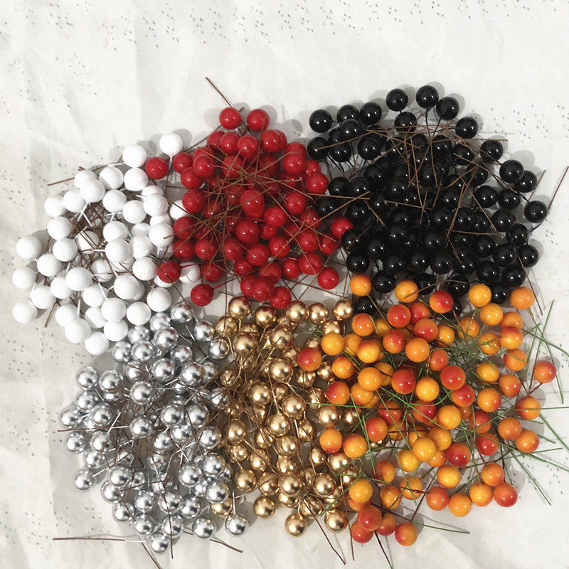 100 Pieces of 12mm Artificial Single-Headed Foam Berries in Gold, Silver, Yellow, and Red Holly Colors for Christmas Accessories 100 Pieces of 12mm Artificial Single-Headed Foam Berries in Gold, Silver, Yellow, and Red Holly Colors for Christmas Accessories