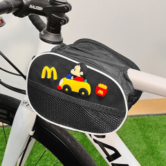 自転車の前の梁はかわいい漫画のクレヨンの小さい新しい道路の車の前のバーを包んで自転車に乗って装備の部品に乗ります。