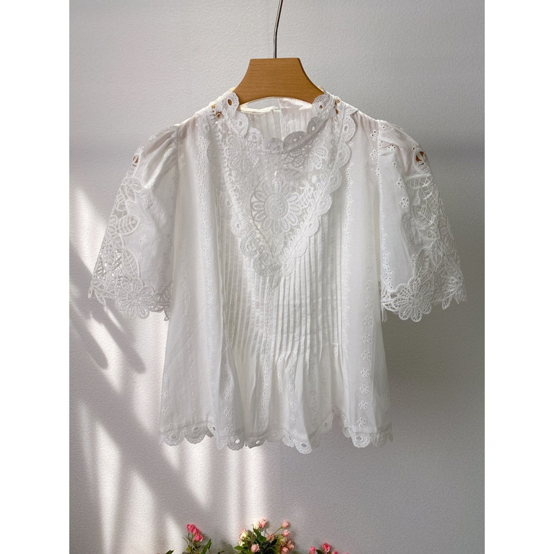 French-Style Sweet 2026 New White Romantic Retro Floral Lace Embroidered Hollow-Out Pleated Short-Sleeve Blouse