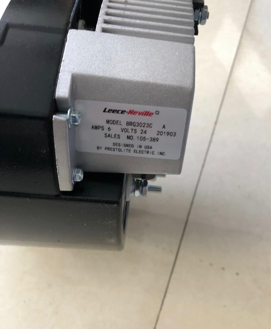 Petra 8SC3110VC generator Leece-Neville Petra bus air conditioning generator