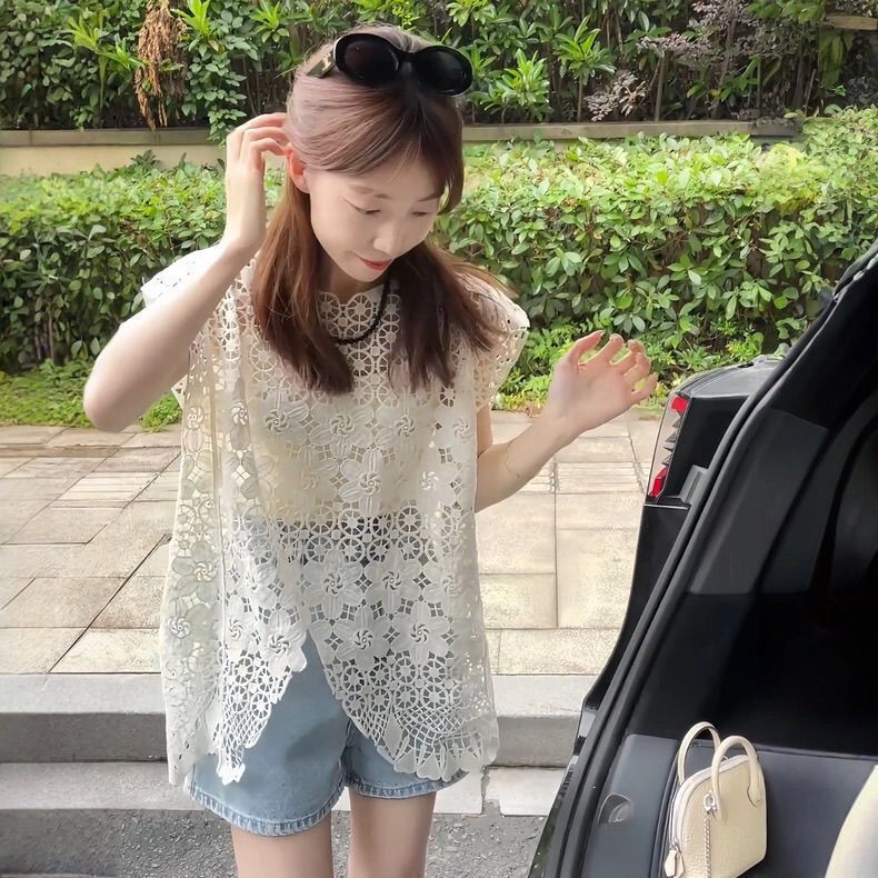 French-Style Lace Top, Elegant Blouse, New Chic Lace Cover-Up, Irregular Hollow-Out Design, Loose Fit, Slimming, Sleeveless
