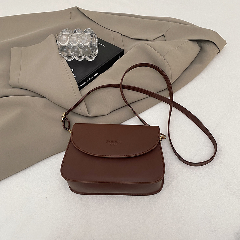 Bolso popular de este año 2024 nueva moda de verano, bolso de hombro universal de alto nivel, bolso de cinturón de color sólido