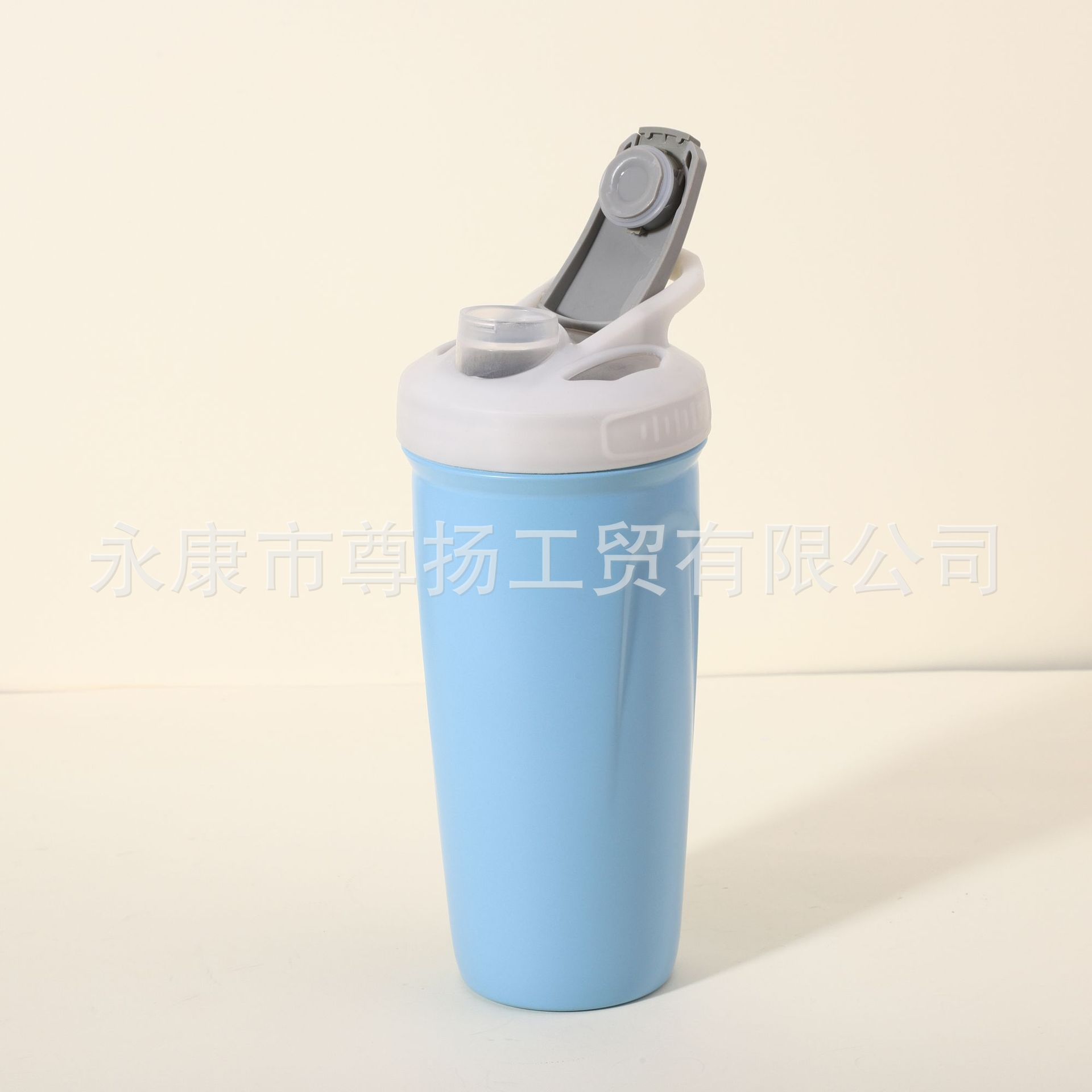 2025 nuevo polvo de proteína mezclador taza multifuncional deportivo acondicionamiento taza de batido de una sola capa conveniente con la mano agitar taza