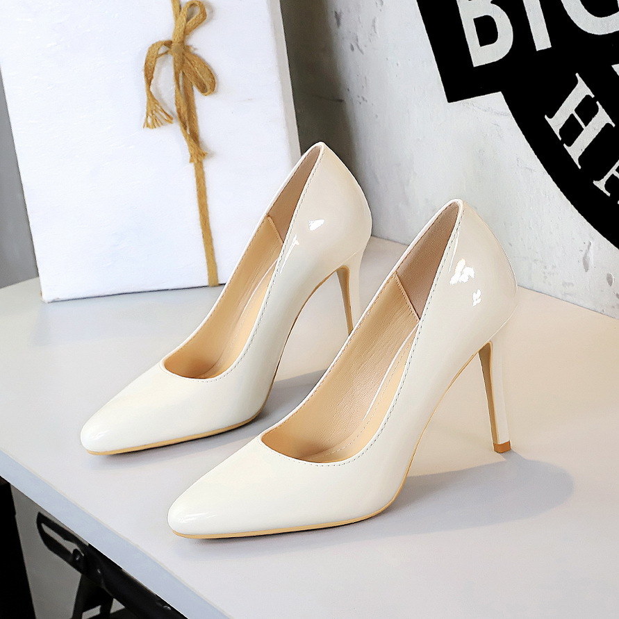 8317 High-End Banquet Pointed Toe High Heels Simple Patent Leather Shiny Single Fashion Shallow Mouth Elegant Women's_vogvips.com
