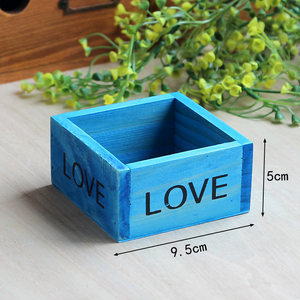 파란색 저장 나무 상자