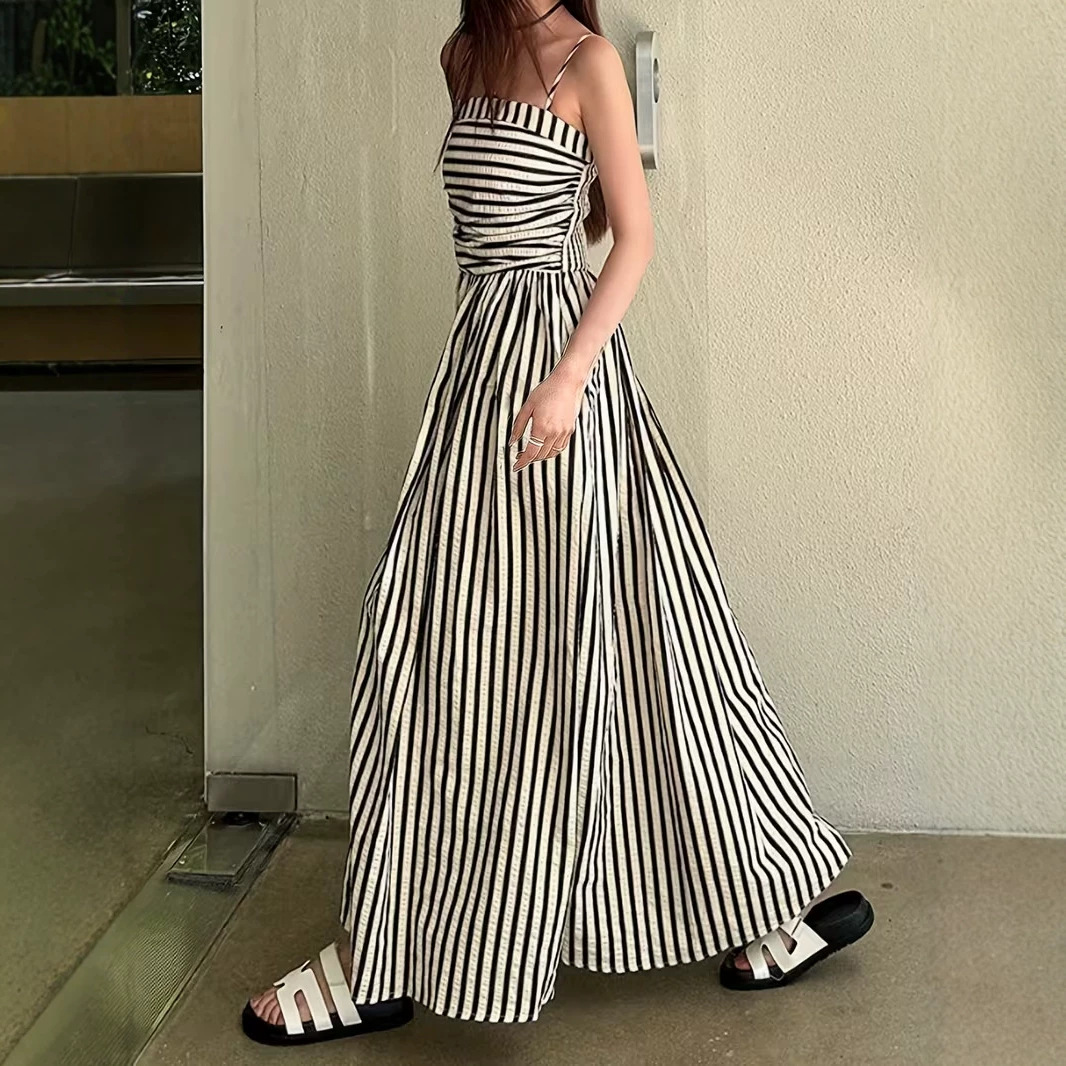 Vestido de rayas entallado blanco