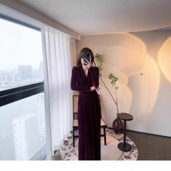 正式场合酒红色丝绒连衣裙春秋款女气场强大女装千金感穿搭礼服裙