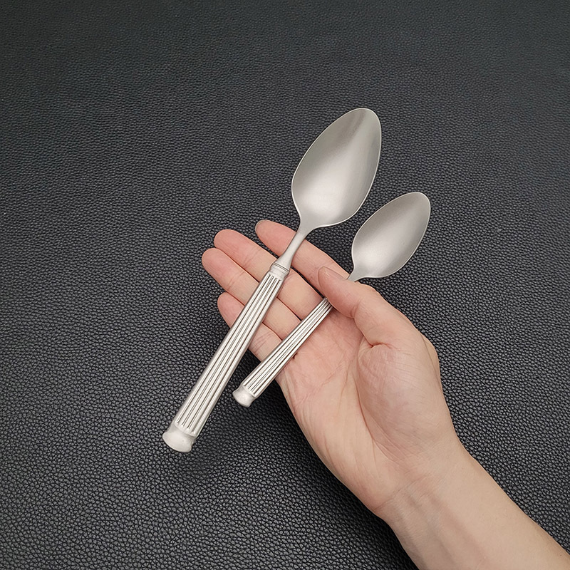 ステンレスストレートナイフフォークスプーンTiチタン浄化ローマ柱洋食ステーキナイフフォークティースプーン甘いスプーンフォーク5コンポーネント|undefined