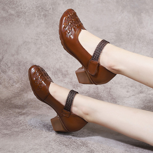 Spring and Autumn Women's Retro Single Shoes: Top-Grade Cowhide, Chunky Mid-Heel, Velcro Closure, Woven Round Toe, Distressed Light-Color Design—Perfect for Dancing