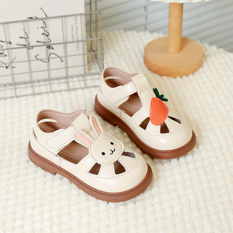 Niñas de dibujos animados conejo Baotou sandalias 2025 verano nuevo estilo niños estilo occidental princesa zapatos de cuero hueco para niñas marea