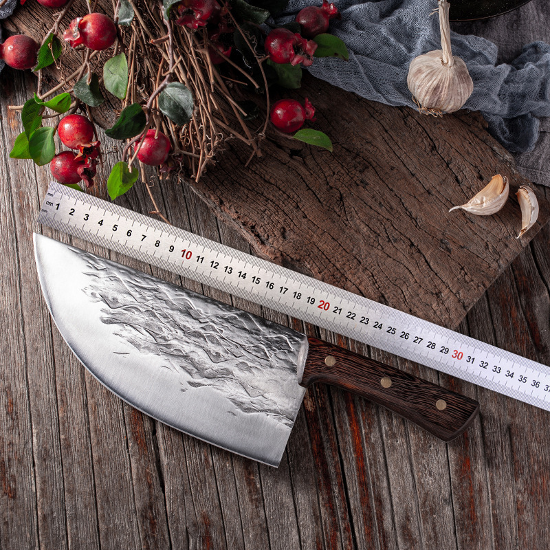 豚肉刀肉を鍛打して屠殺します。肉刀を売っています。|undefined