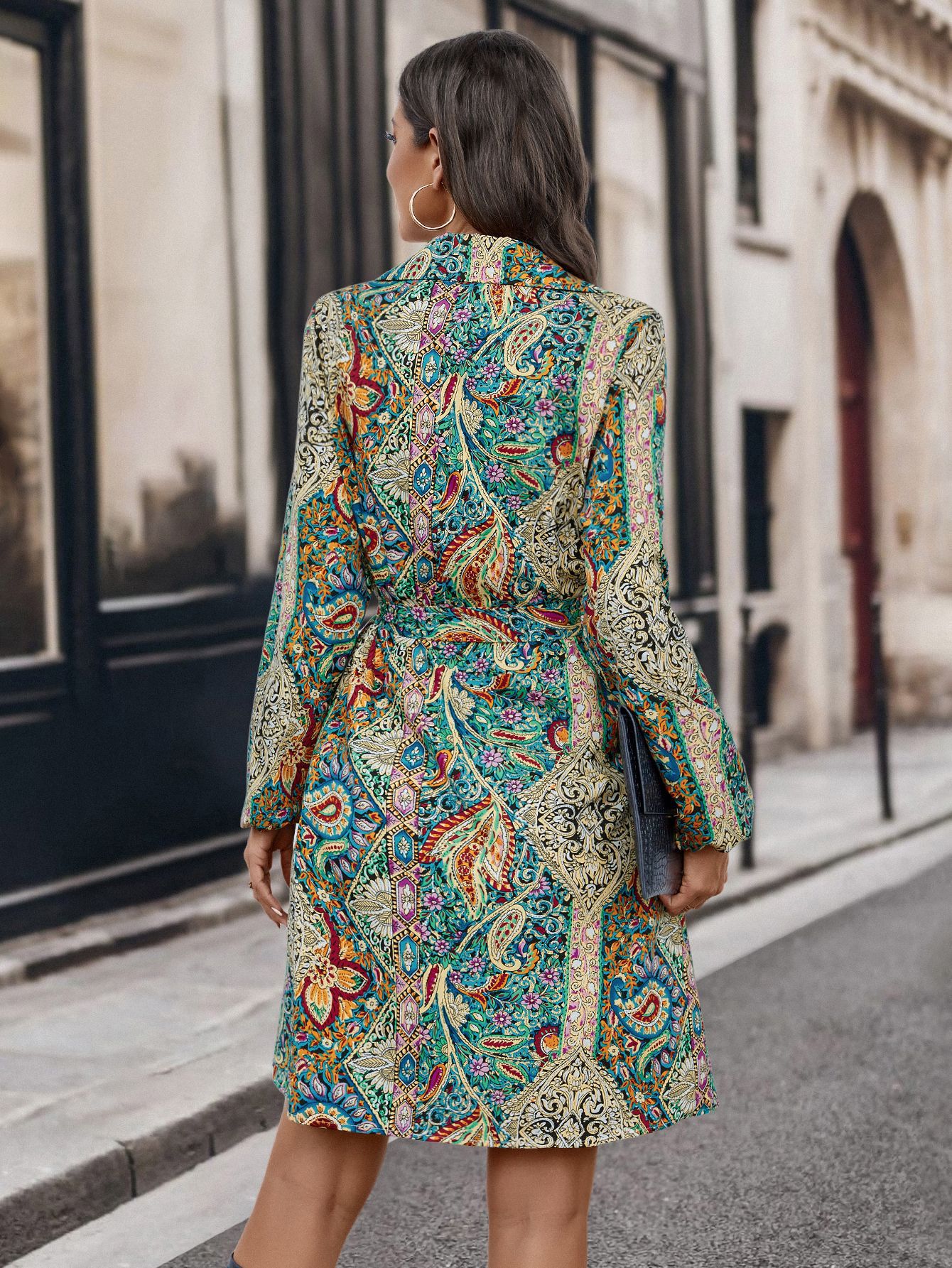Les femmes vendent des chemises et des robes imprimées à manches longues_voghion.com