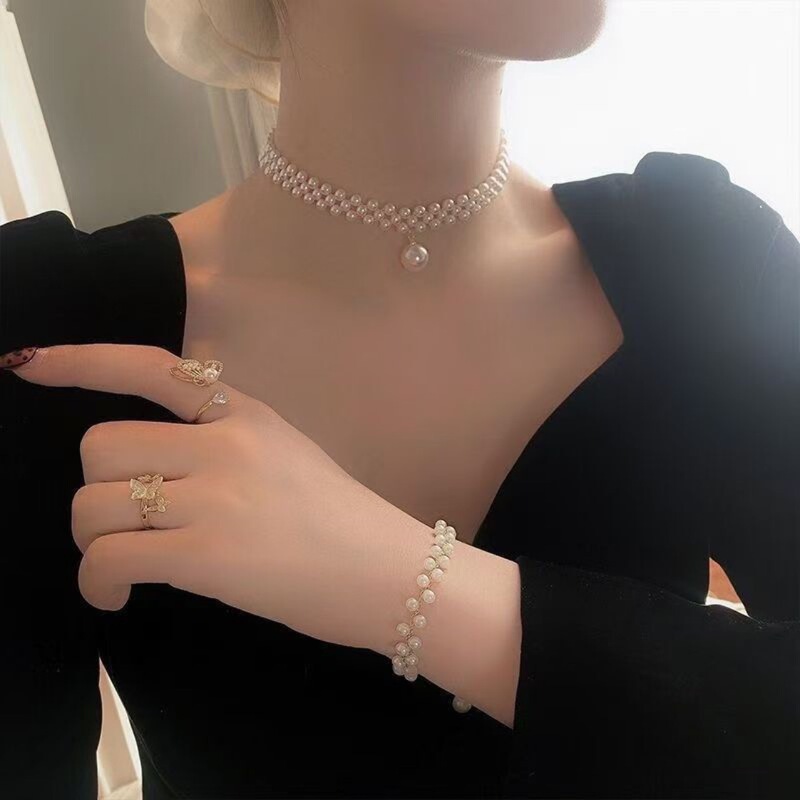 Caromay's New Clavicle Chain, Hepburn-Style Necklace, High-Looking Necklace with Four Beads and Pendant