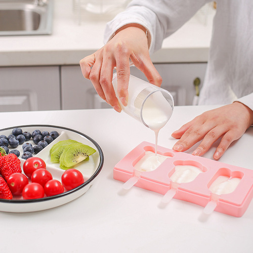 Manufacturer's one-piece ice cream mold with lid and stick homemade silicone ice cream popsicle mold DIY ice cream mold