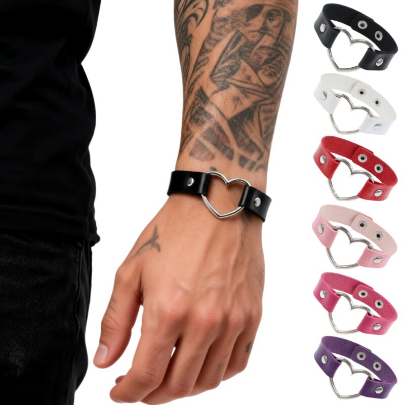 European and American Cross-Border Punk Love Heart Bracelet, Fashionable and Simple Couple's Hollow Heart Leather Bracelet Jewelry Factory European and American Cross-Border Punk Love Heart Bracelet, Fashionable and Simple Couple's Hollow Heart Leather Bracelet Jewelry Factory