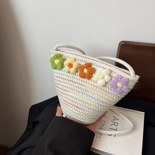 Hand-woven straw bag lady 2024 new casual crossbody small bag pastoral style vacation beach bag bucket bag summer