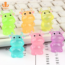 可爱夜光立体小牛 微景观小摆件盲盒配饰 钥匙扣手机链树脂挂件